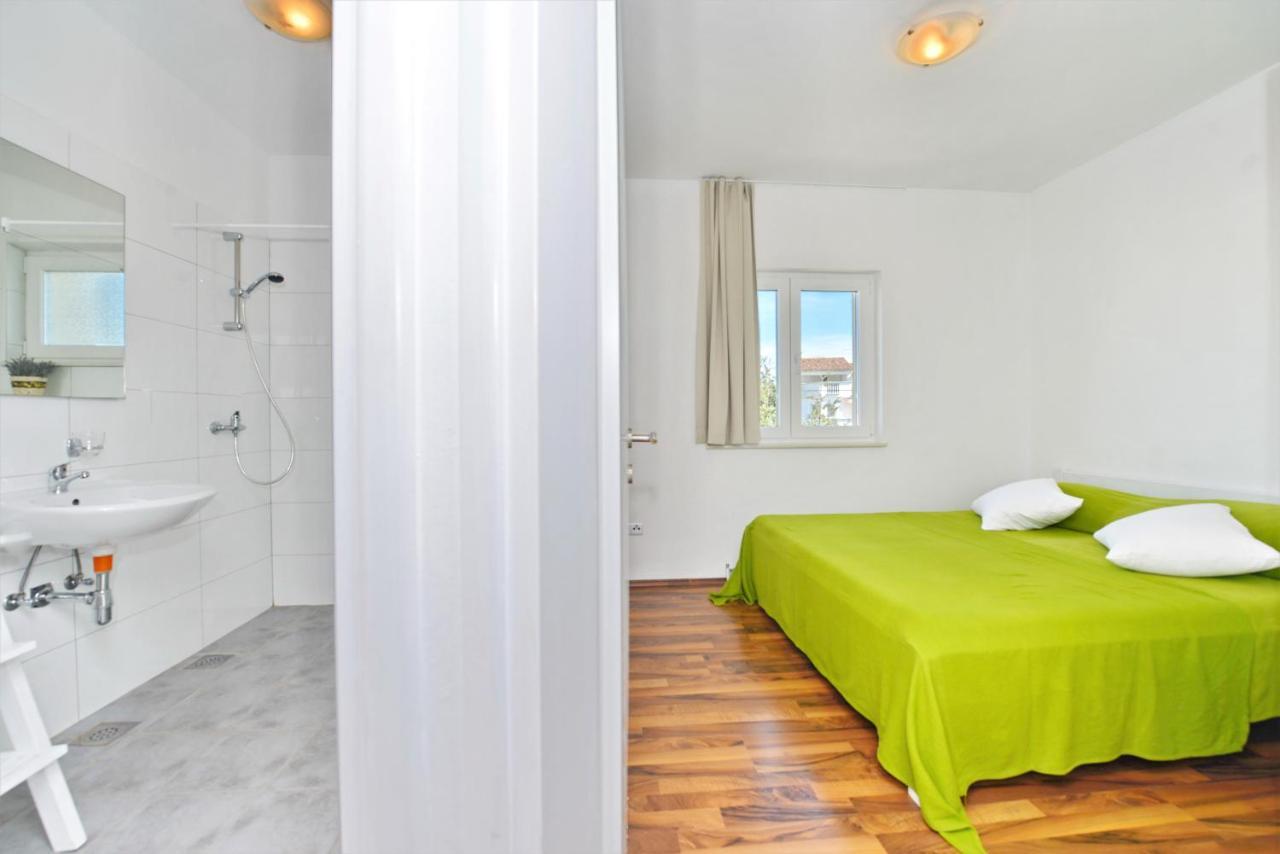 Apartments Verita Pakoštane Екстериор снимка