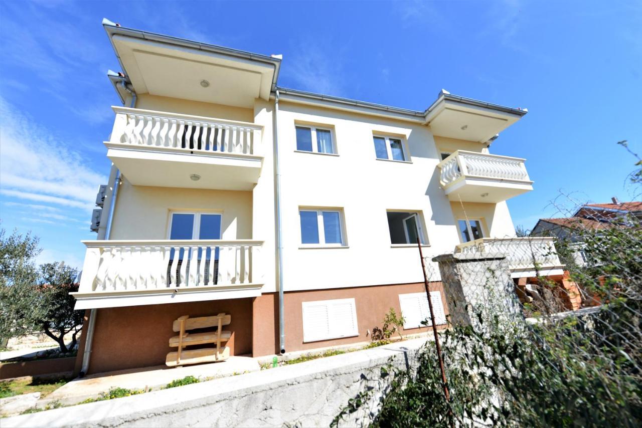 Apartments Verita Pakoštane Екстериор снимка