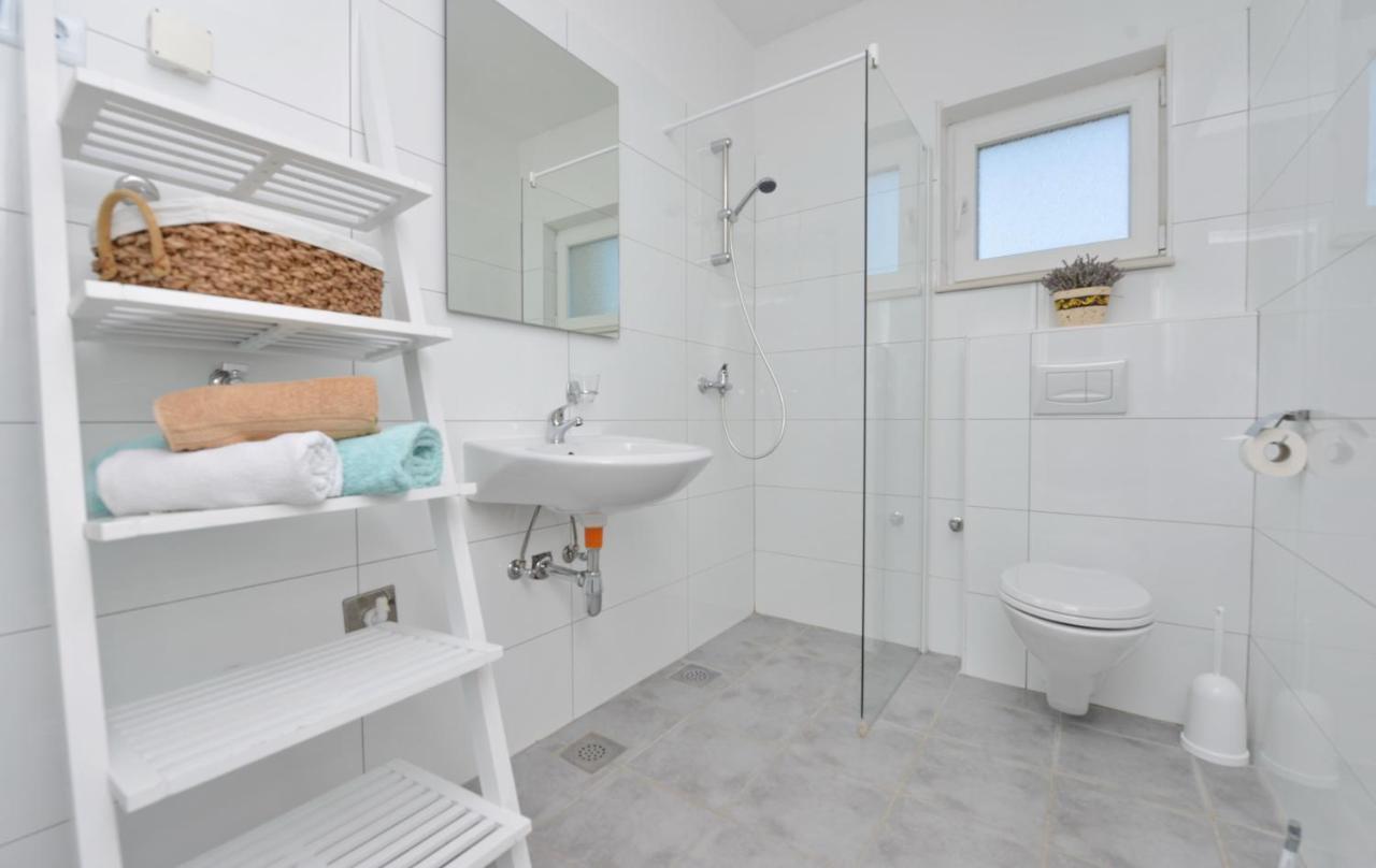 Apartments Verita Pakoštane Екстериор снимка