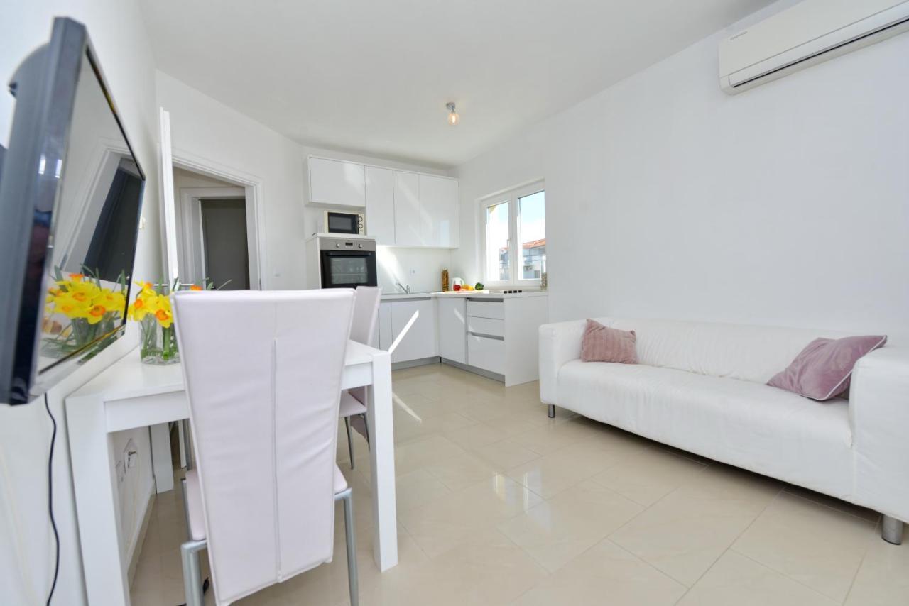 Apartments Verita Pakoštane Екстериор снимка
