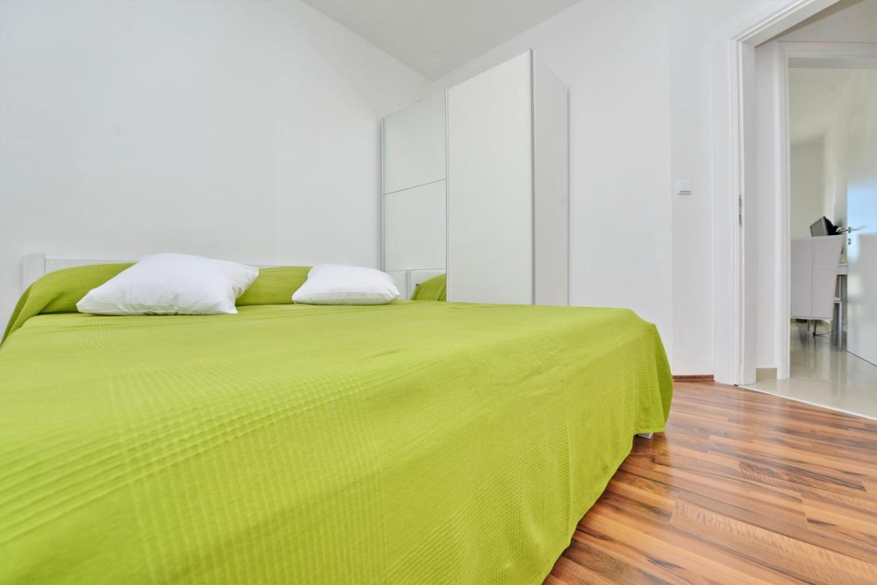Apartments Verita Pakoštane Екстериор снимка