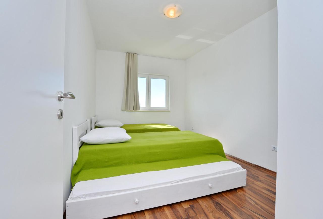 Apartments Verita Pakoštane Екстериор снимка
